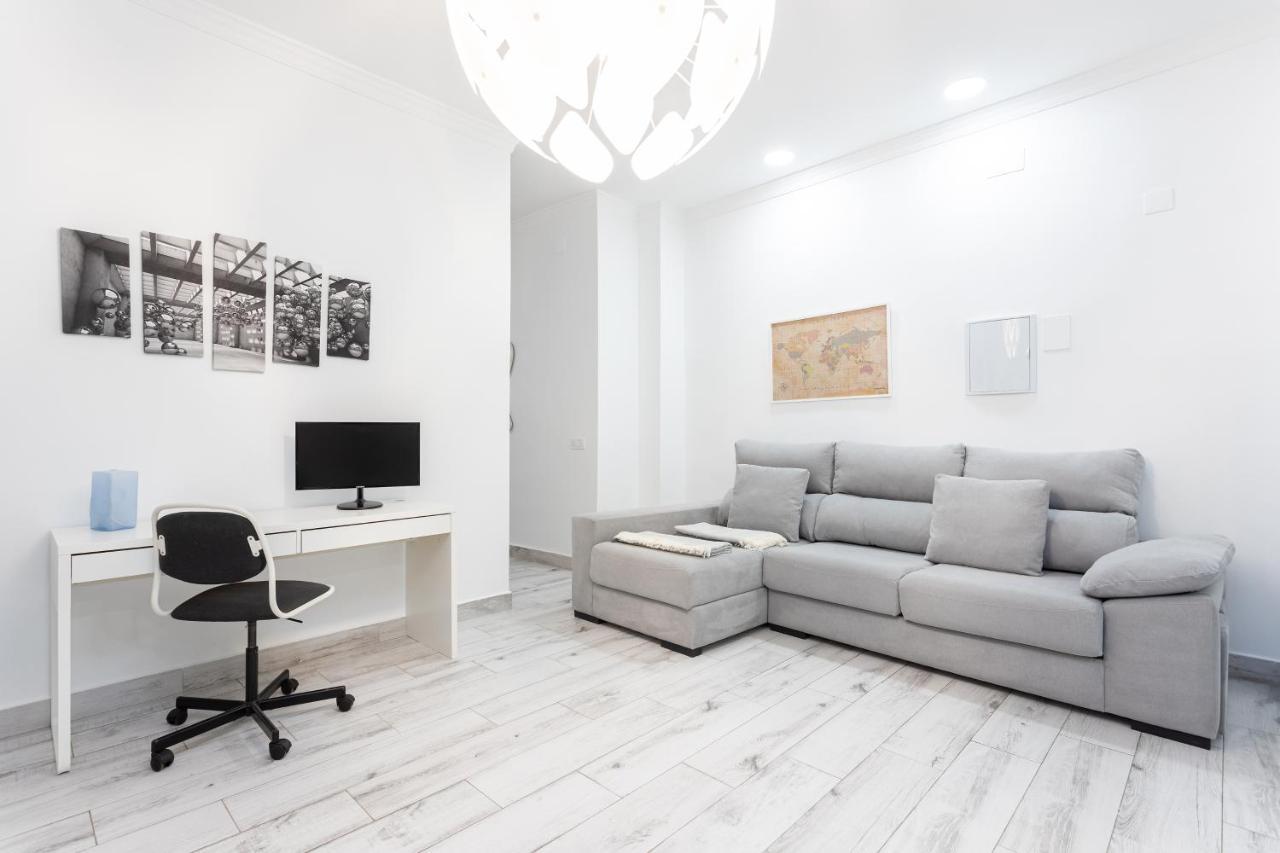 Apartamento Carmen Malaga Bagian luar foto
